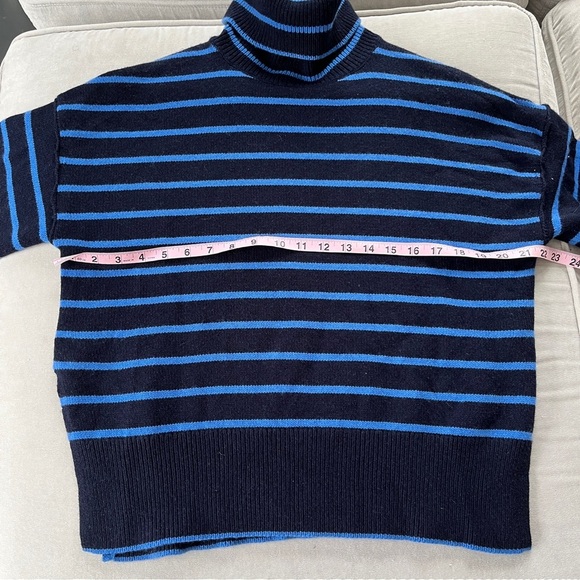 Theory Striped Turtleneck in Wool-Cashmere Navy Blue Stripe Size S/M - Picture 7 of 7